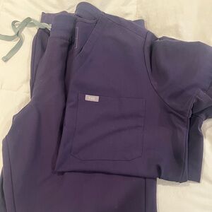 Figs Purple Shadow Scrub Set